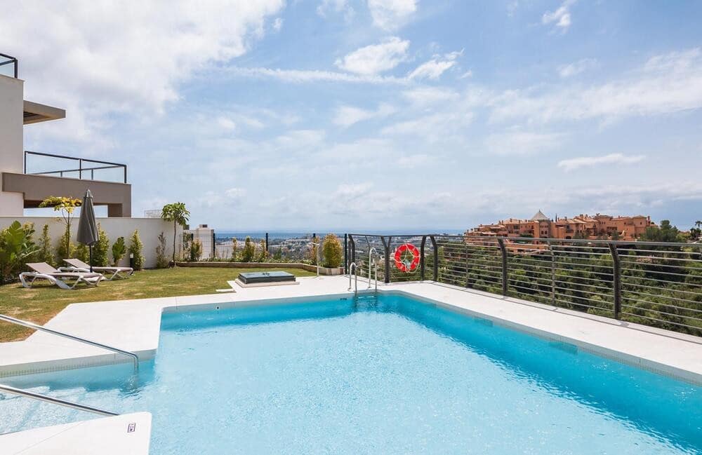 3 sovrum Takvåning att hyra i Marbella med pool garage - 5 200 € (Ref: 9815430)
