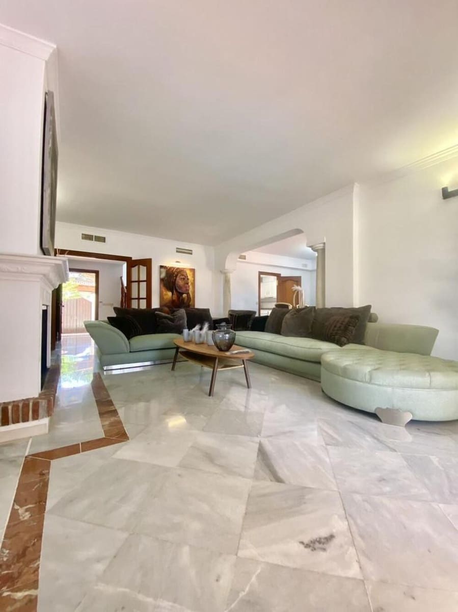 5 Zimmer Villa zu vermieten in Marbella mit Pool Garage - 6.000 € (Ref: 9815431)