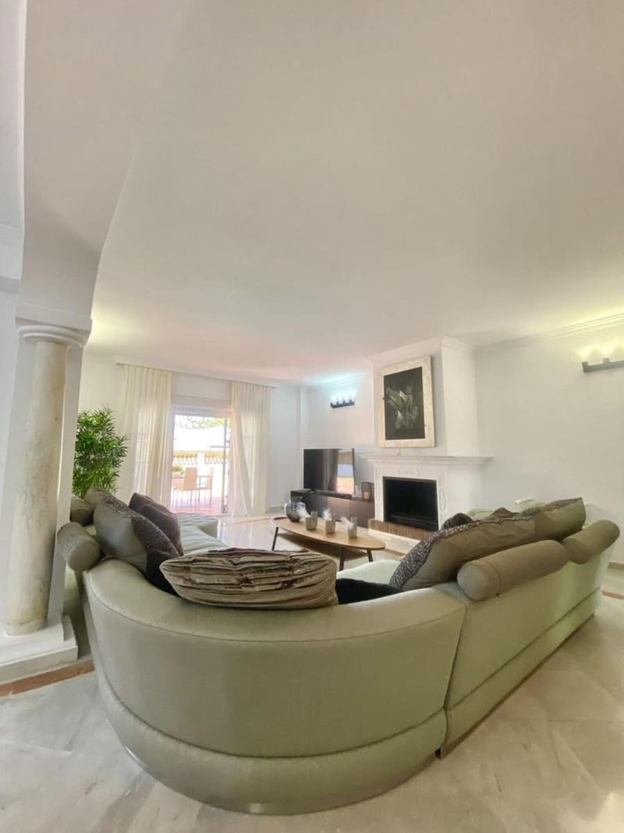 5 Zimmer Villa zu vermieten in Marbella mit Pool Garage - 6.000 € (Ref: 9815431)