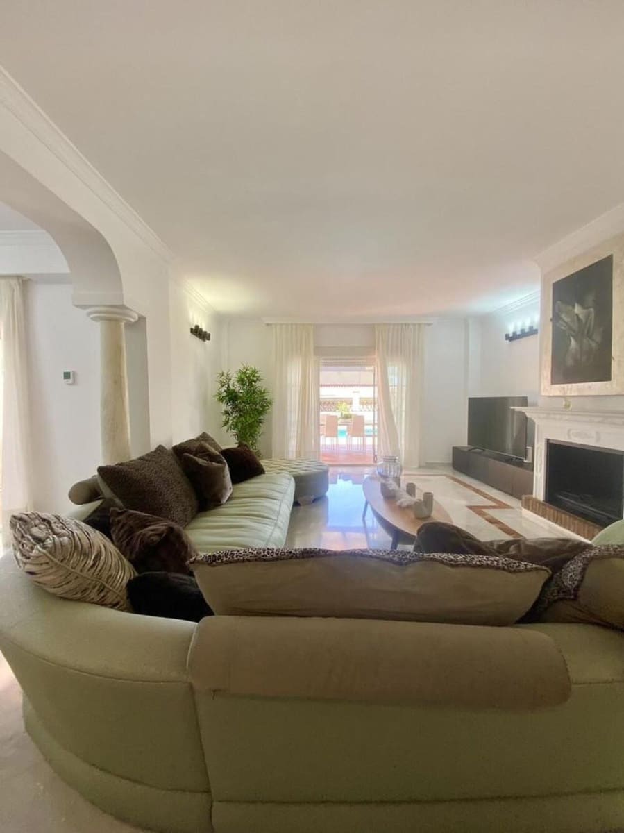 5 Zimmer Villa zu vermieten in Marbella mit Pool Garage - 6.000 € (Ref: 9815431)