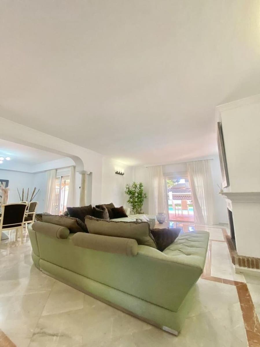 5 Zimmer Villa zu vermieten in Marbella mit Pool Garage - 6.000 € (Ref: 9815431)