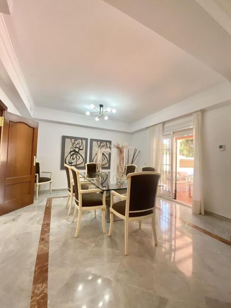 5 Zimmer Villa zu vermieten in Marbella mit Pool Garage - 6.000 € (Ref: 9815431)