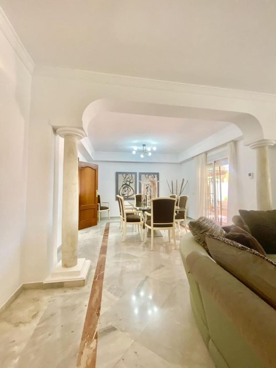 5 Zimmer Villa zu vermieten in Marbella mit Pool Garage - 6.000 € (Ref: 9815431)