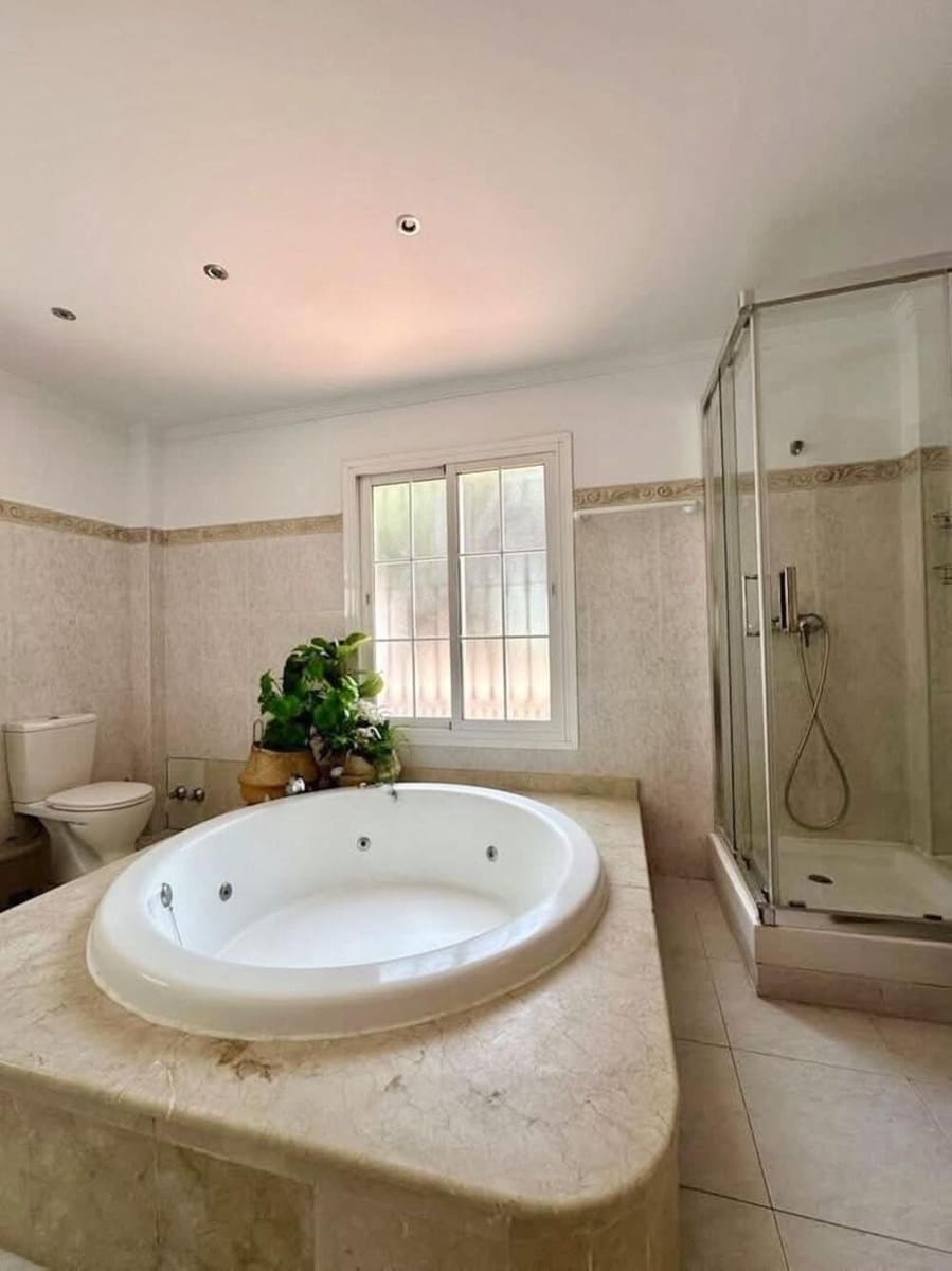 5 Zimmer Villa zu vermieten in Marbella mit Pool Garage - 6.000 € (Ref: 9815431)