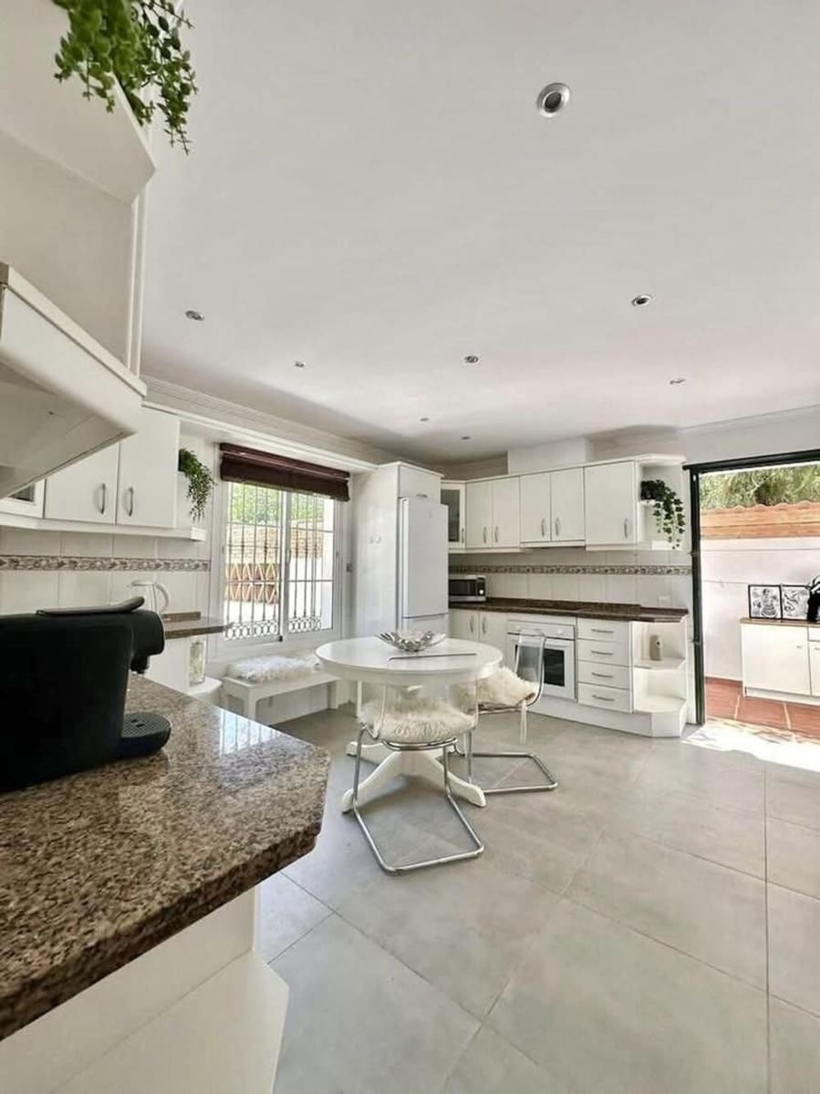 5 Zimmer Villa zu vermieten in Marbella mit Pool Garage - 6.000 € (Ref: 9815431)