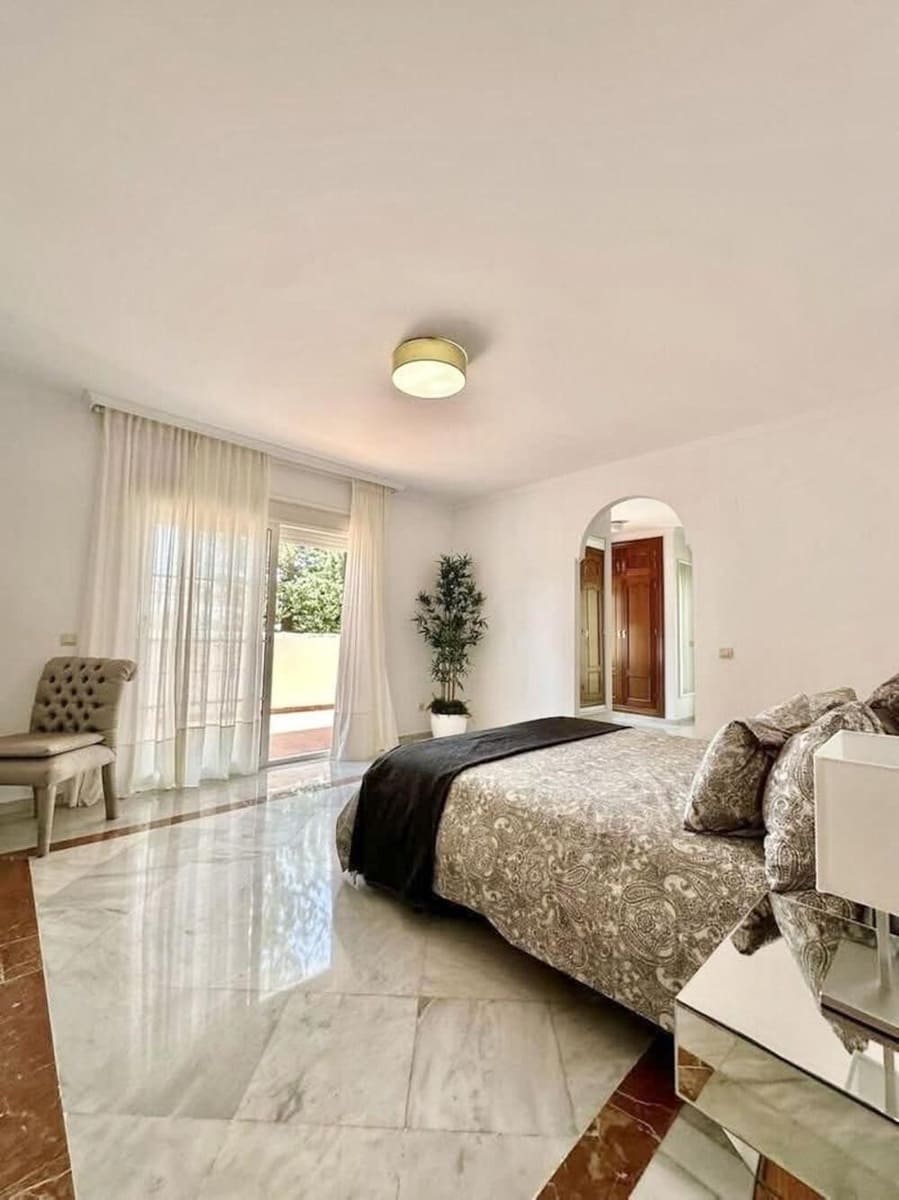 5 Zimmer Villa zu vermieten in Marbella mit Pool Garage - 6.000 € (Ref: 9815431)