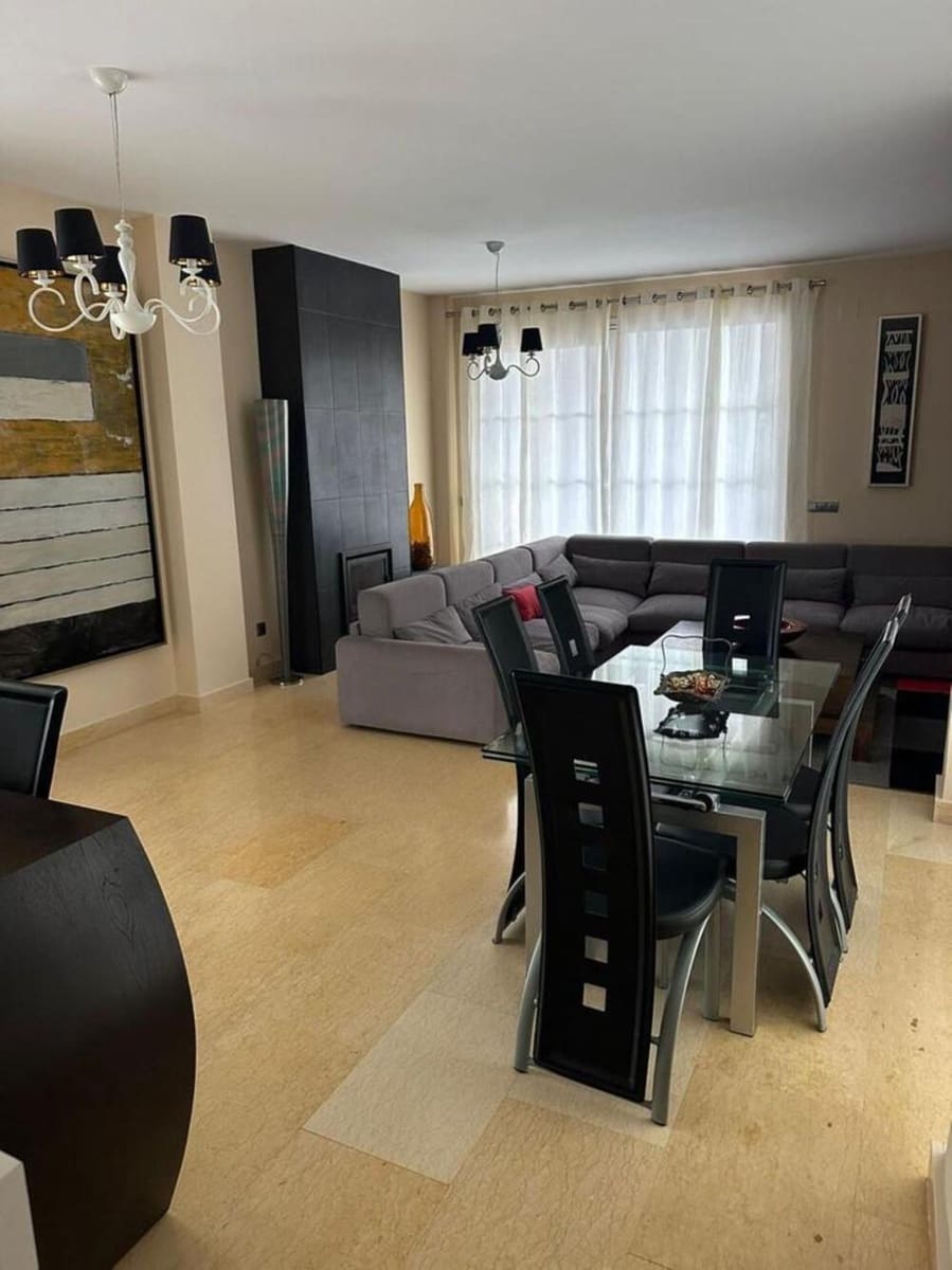 5 soveværelse Villa til leje i New Golden Mile med swimmingpool garage - € 4.500 (Ref: 9816866)