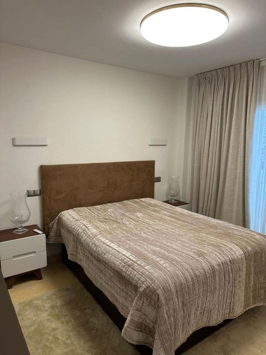 5 soveværelse Villa til leje i New Golden Mile med swimmingpool garage - € 4.500 (Ref: 9816866)