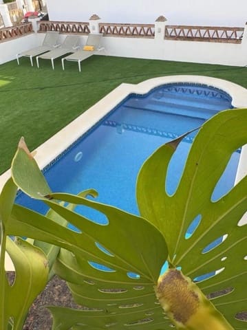 5 soveværelse Villa til leje i La Concha - Resina Golf, Estepona med swimmingpool garage - € 4.500 (Ref: 9816866)