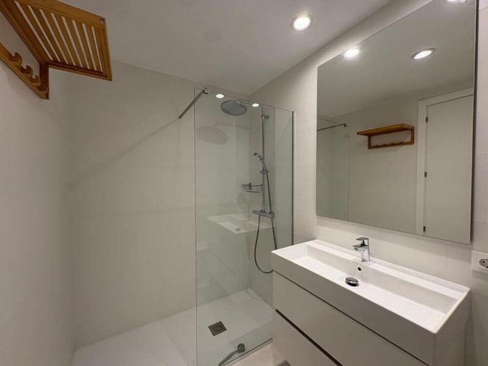 2 quarto Apartamento para arrendar em New Golden Mile com piscina garagem - 2 900 € (Ref: 9819798)