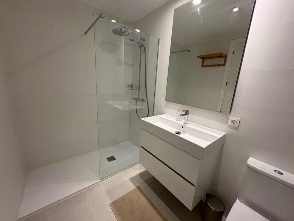 2 quarto Apartamento para arrendar em New Golden Mile com piscina garagem - 2 900 € (Ref: 9819798)