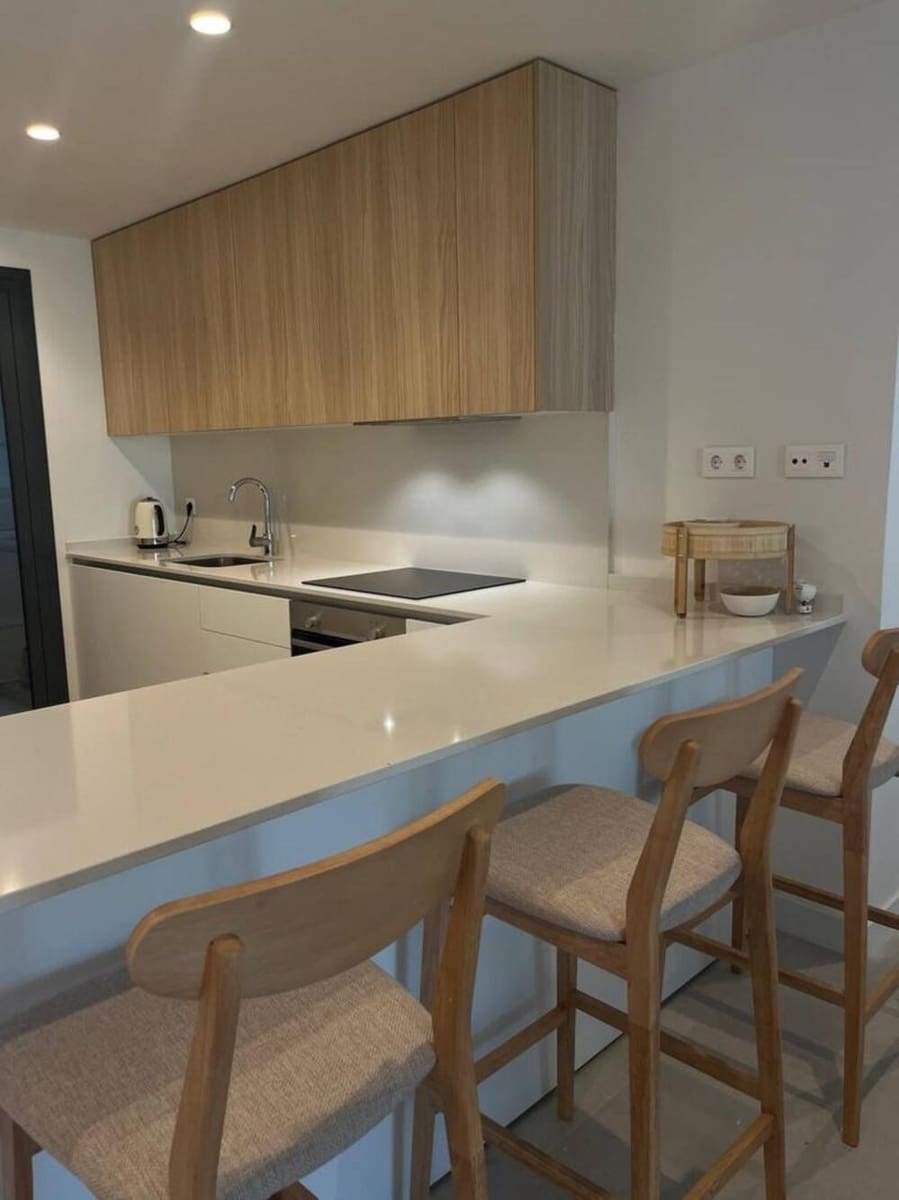 2 quarto Apartamento para arrendar em New Golden Mile com piscina garagem - 2 900 € (Ref: 9819798)