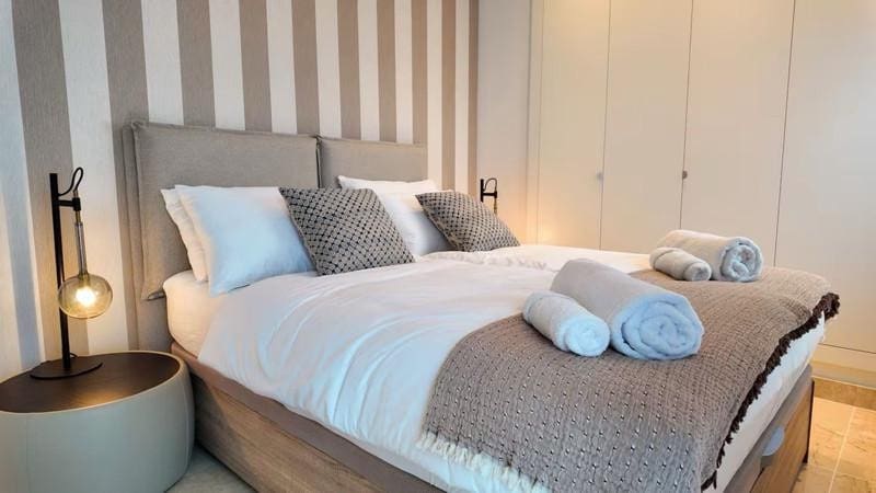 3 sypialnia Apartament do wynajęcia w Benahavis z basenem garażem - 3 150 € (Ref: 9819801)