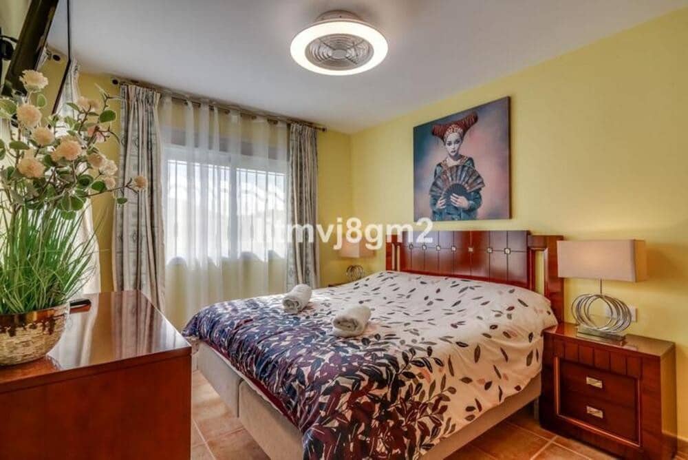 3 bedroom Townhouse for sale in Calahonda with pool garage - € 640,000 (Ref: 9819802)