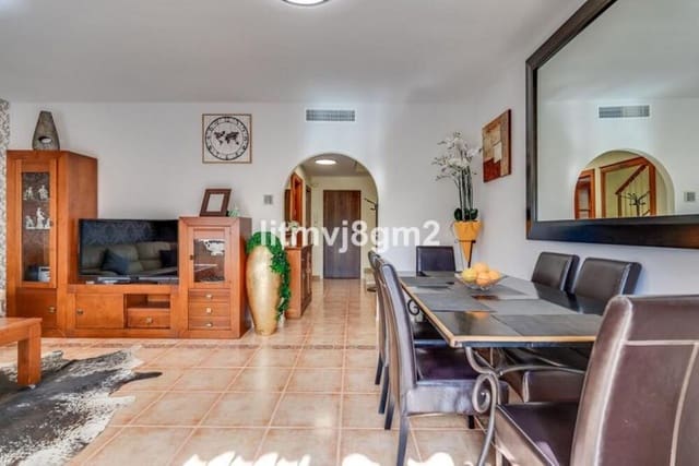 3 sypialnia Dom do wynajęcia w Calahonda, Mijas z basenem garażem - 2 350 € (Ref: 9819803)