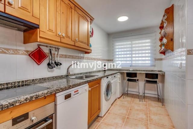 3 sypialnia Dom do wynajęcia w Calahonda, Mijas z basenem garażem - 2 350 € (Ref: 9819803)
