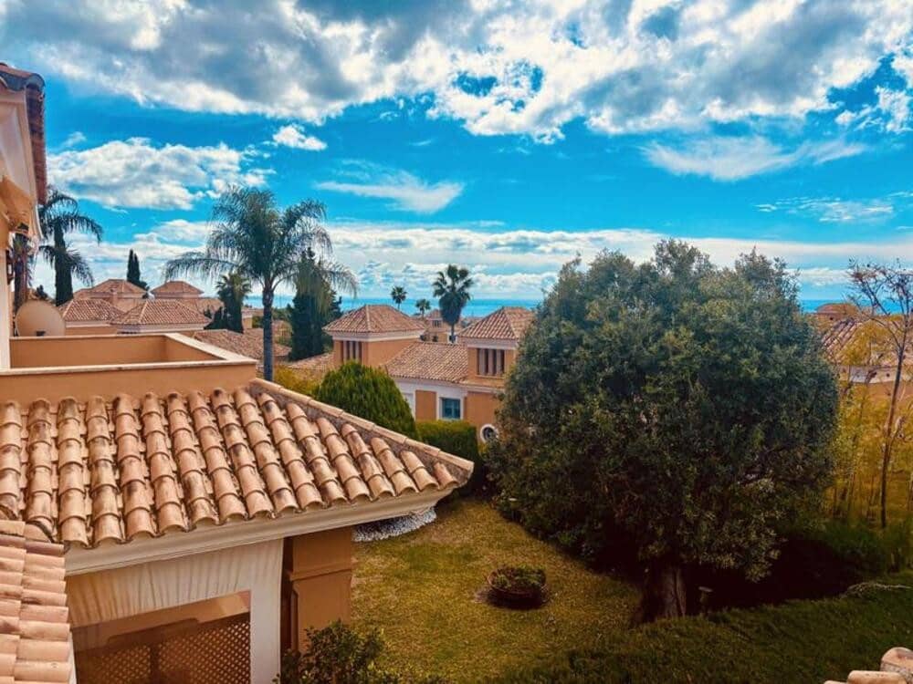 3 soveværelse Semi-Rækkehus til salg i Marbella med swimmingpool garage - € 1.100.000 (Ref: 9819804)