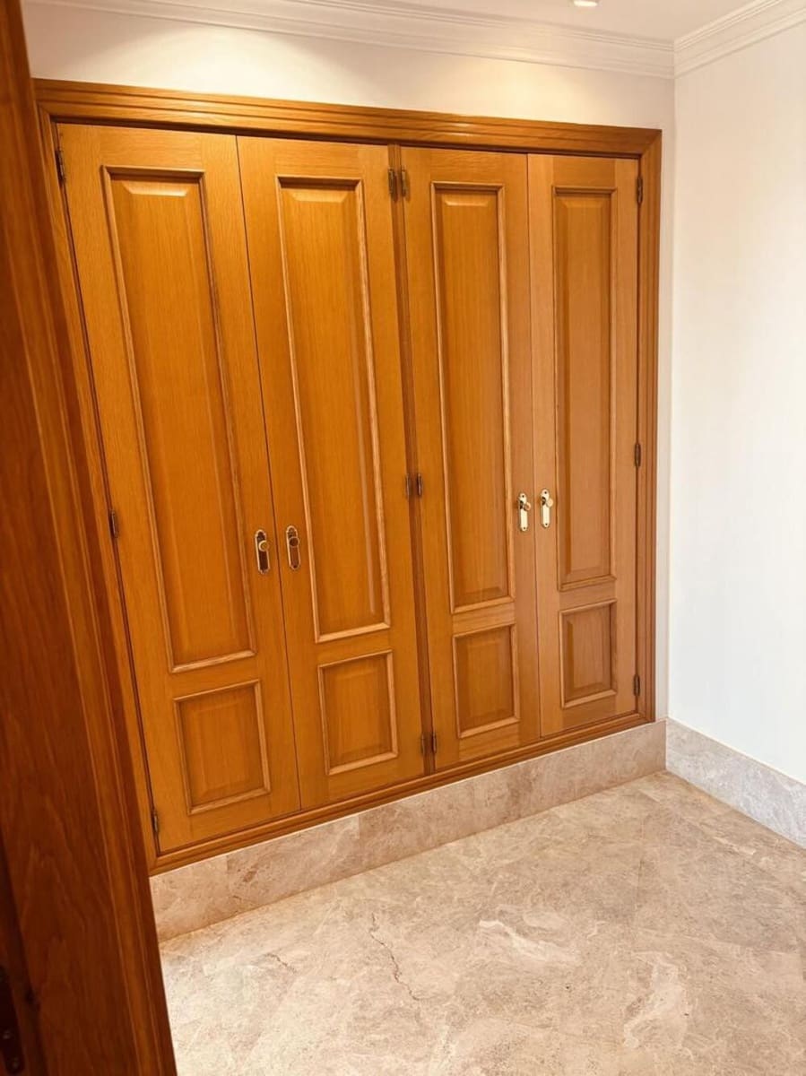 3 makuuhuone Paritalo vuokrattavana paikassa Marbella mukana uima-altaan 
autotalli - 3 300 € (Ref: 9819805)