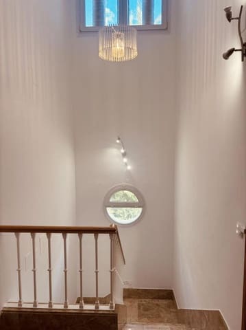 3 makuuhuone Paritalo vuokrattavana paikassa Santa Clara, Marbella mukana uima-altaan 
autotalli - 3 300 € (Ref: 9819805)