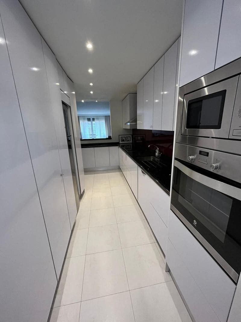 2 sypialnia Apartament do wynajęcia w Marbella z basenem garażem - 2 500 € (Ref: 9821903)