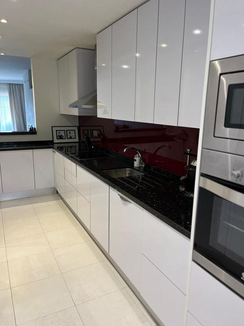 2 sypialnia Apartament do wynajęcia w Marbella z basenem garażem - 2 500 € (Ref: 9821903)