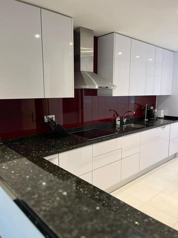 2 sypialnia Apartament do wynajęcia w Sierra Blanca, Marbella z basenem garażem - 2 500 € (Ref: 9821903)