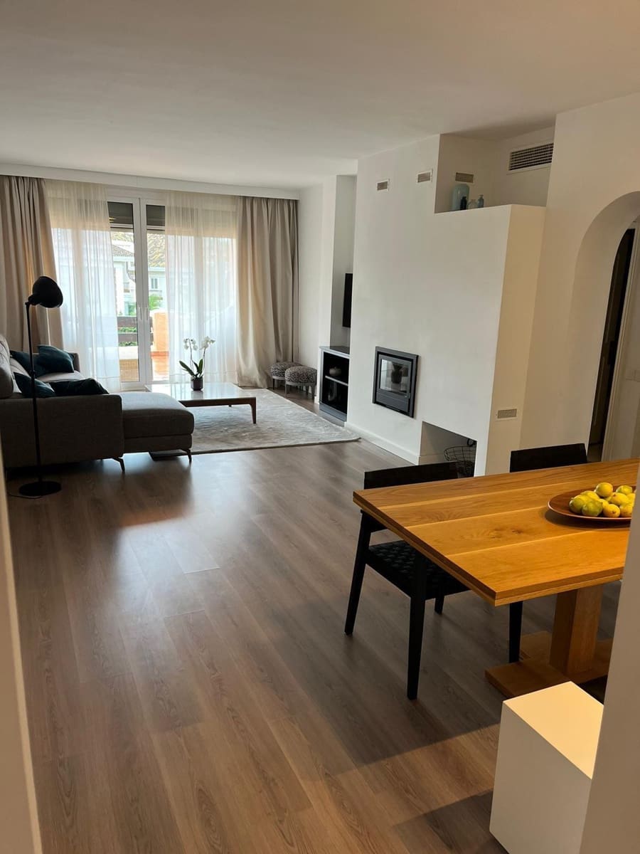 2 sypialnia Apartament do wynajęcia w Marbella z basenem garażem - 2 500 € (Ref: 9821903)