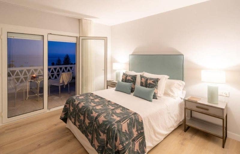 4 sypialnia Penthouse do wynajęcia w Marbella z basenem garażem - 15 000 € (Ref: 9821905)