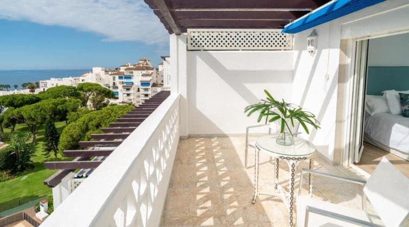 4 sypialnia Penthouse do wynajęcia w Marbella z basenem garażem - 15 000 € (Ref: 9821905)