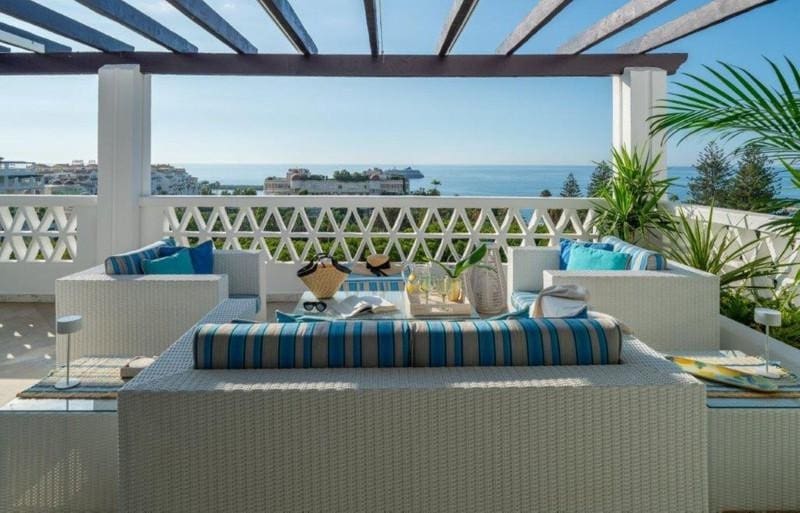 4 sypialnia Penthouse do wynajęcia w Marbella z basenem garażem - 15 000 € (Ref: 9821905)