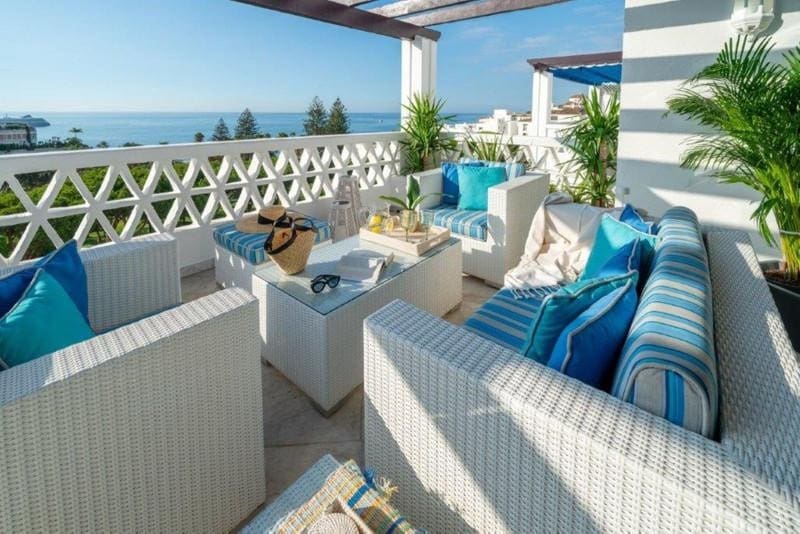 4 sypialnia Penthouse do wynajęcia w Marbella z basenem garażem - 15 000 € (Ref: 9821905)