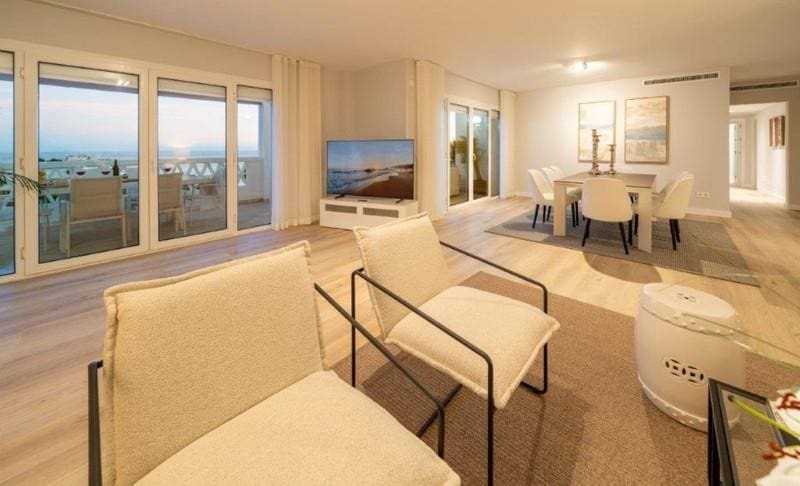 4 sypialnia Penthouse do wynajęcia w Marbella z basenem garażem - 15 000 € (Ref: 9821905)