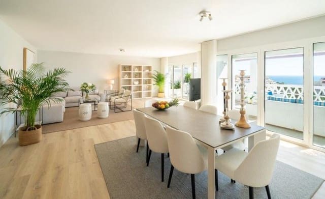 4 sypialnia Penthouse do wynajęcia w Puerto Banus, Marbella z basenem garażem - 15 000 € (Ref: 9821905)