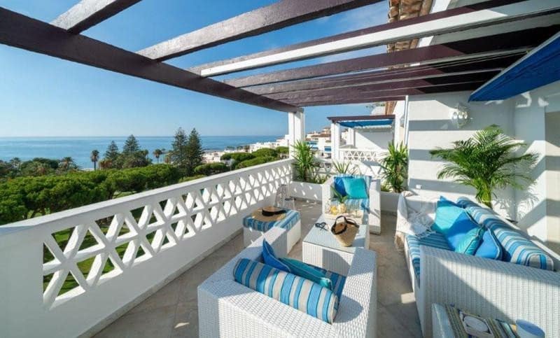 4 sypialnia Penthouse do wynajęcia w Marbella z basenem garażem - 15 000 € (Ref: 9821905)