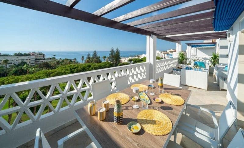 4 sypialnia Penthouse do wynajęcia w Marbella z basenem garażem - 15 000 € (Ref: 9821905)