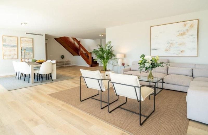 4 sypialnia Penthouse do wynajęcia w Marbella z basenem garażem - 15 000 € (Ref: 9821905)