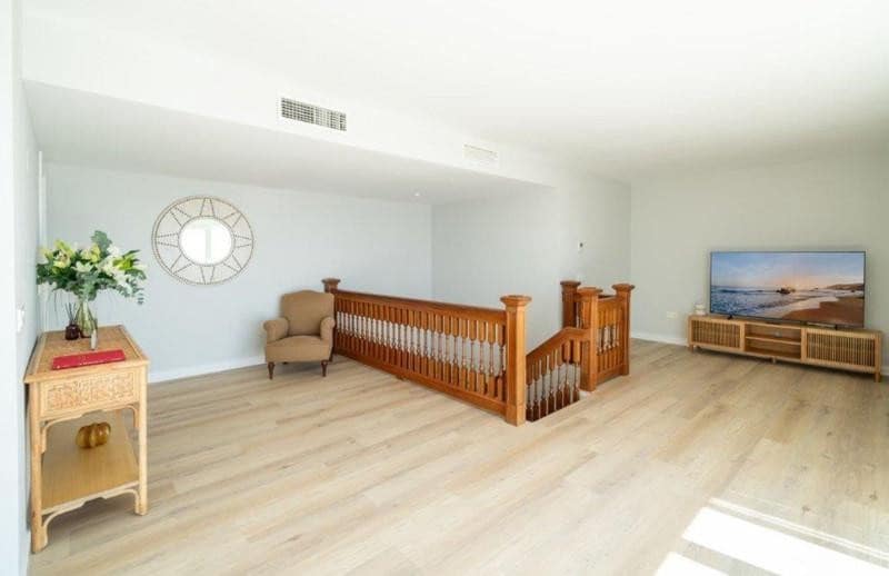 4 sypialnia Penthouse do wynajęcia w Marbella z basenem garażem - 15 000 € (Ref: 9821905)