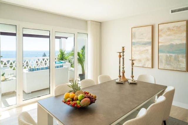 4 sypialnia Penthouse do wynajęcia w Puerto Banus, Marbella z basenem garażem - 15 000 € (Ref: 9821905)