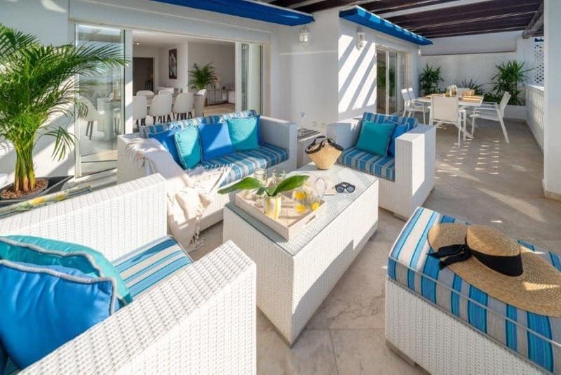 4 sypialnia Penthouse do wynajęcia w Marbella z basenem garażem - 15 000 € (Ref: 9821905)