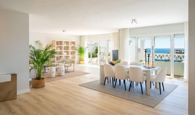 4 sypialnia Penthouse do wynajęcia w Puerto Banus, Marbella z basenem garażem - 15 000 € (Ref: 9821905)
