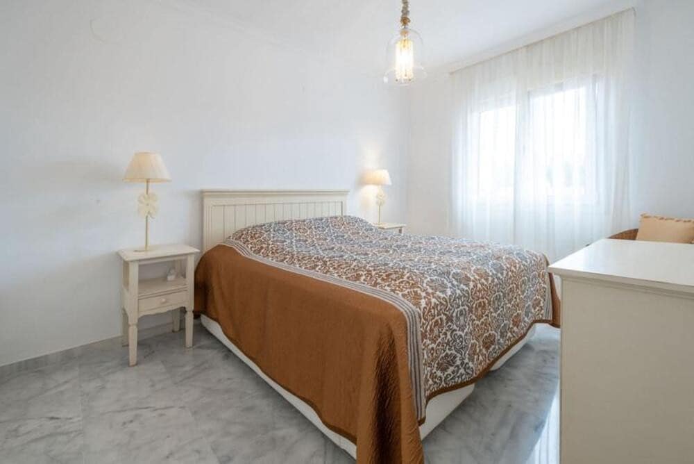 3 bedroom Townhouse for rent in Marbella with pool garage - € 3,700 (Ref: 9821906)