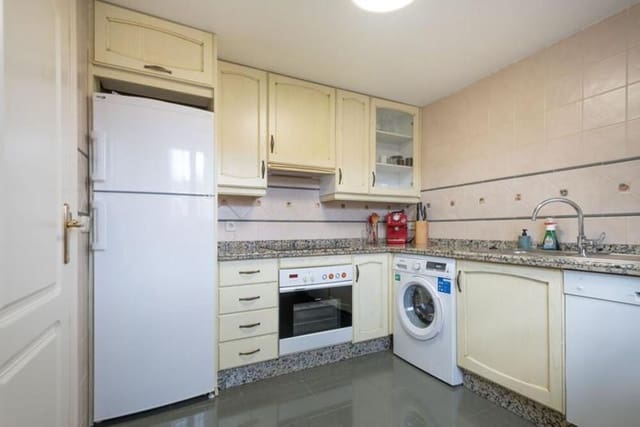 3 makuuhuone Omakotitalo vuokrattavana paikassa Lomas De Marbella, Marbella mukana uima-altaan 
autotalli - 3 700 € (Ref: 9821906)