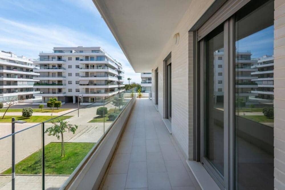 Apartamento de 2 habitaciones en Marbella en alquiler con piscina garaje - 2.500 € (Ref: 9821908)