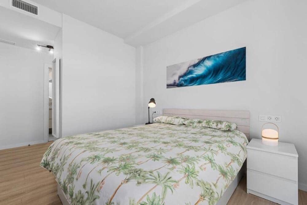 Apartamento de 2 habitaciones en Marbella en alquiler con piscina garaje - 2.500 € (Ref: 9821908)