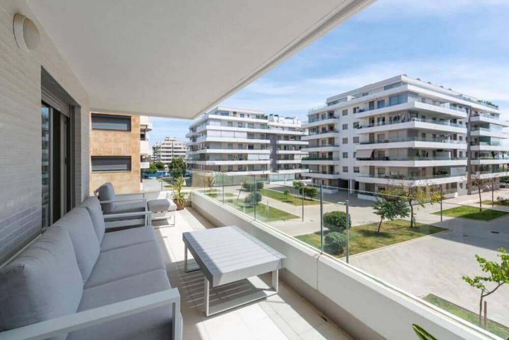 Apartamento de 2 habitaciones en Marbella en alquiler con piscina garaje - 2.500 € (Ref: 9821908)