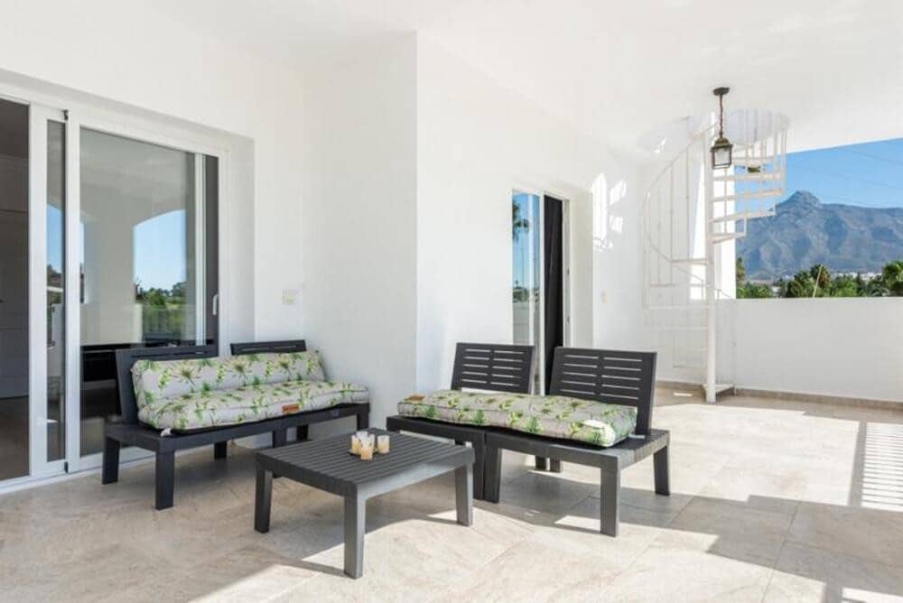 4 quarto Moradia para venda em Nueva Andalucia com piscina garagem - 1 875 000 € (Ref: 9824588)