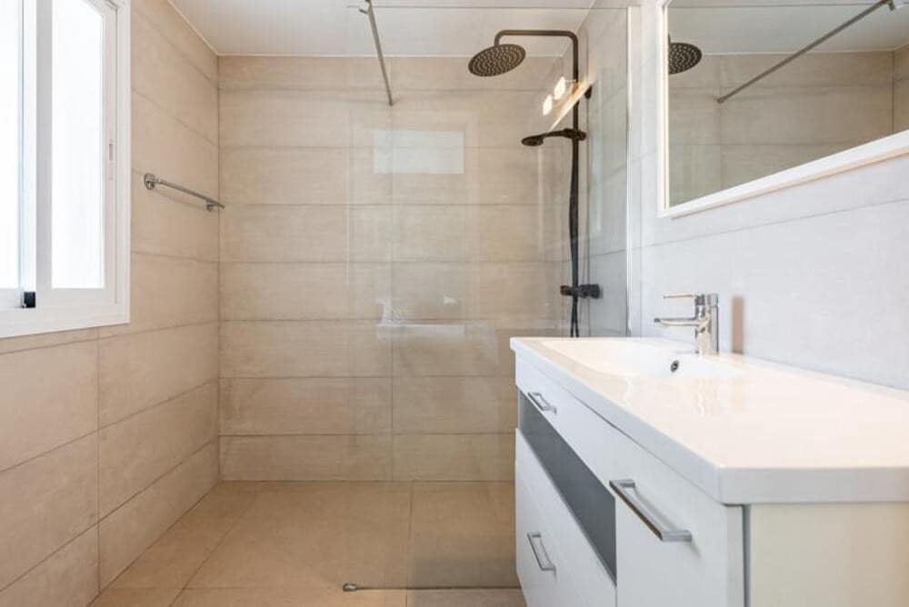 4 quarto Moradia para venda em Nueva Andalucia com piscina garagem - 1 875 000 € (Ref: 9824588)