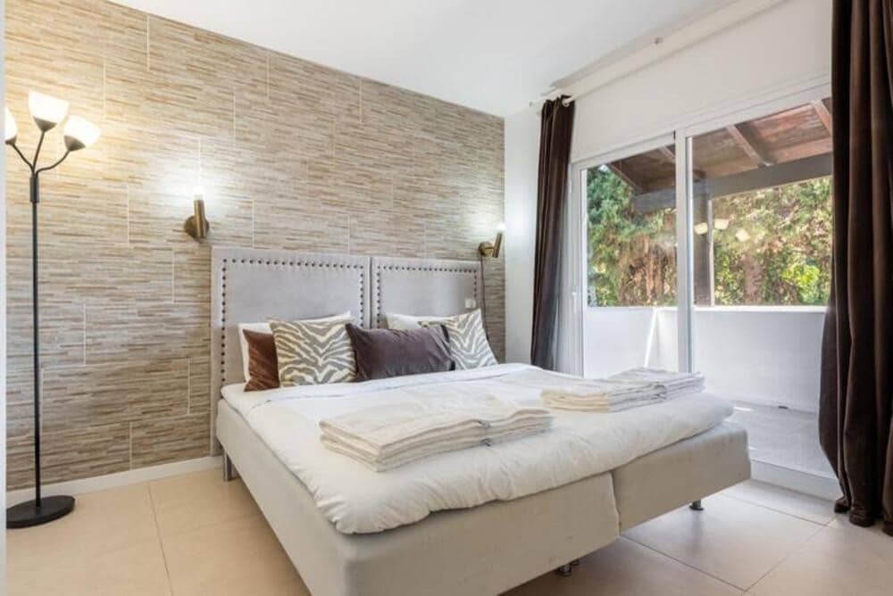 4 quarto Moradia para venda em Nueva Andalucia com piscina garagem - 1 875 000 € (Ref: 9824588)