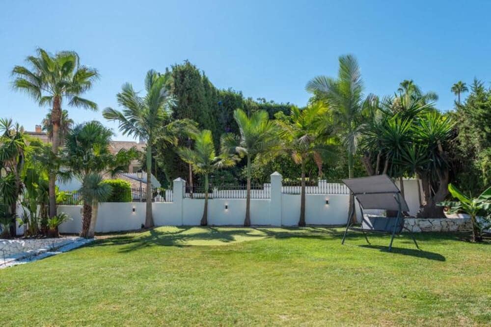 4 quarto Moradia para venda em Nueva Andalucia com piscina garagem - 1 875 000 € (Ref: 9824588)