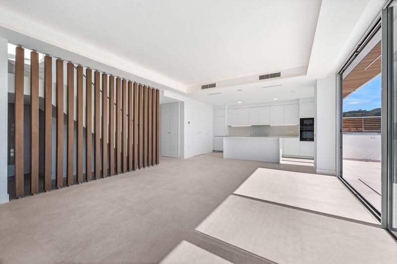 4 bedroom Penthouse for rent in Marbella with pool garage - € 6,500 (Ref: 9824589)